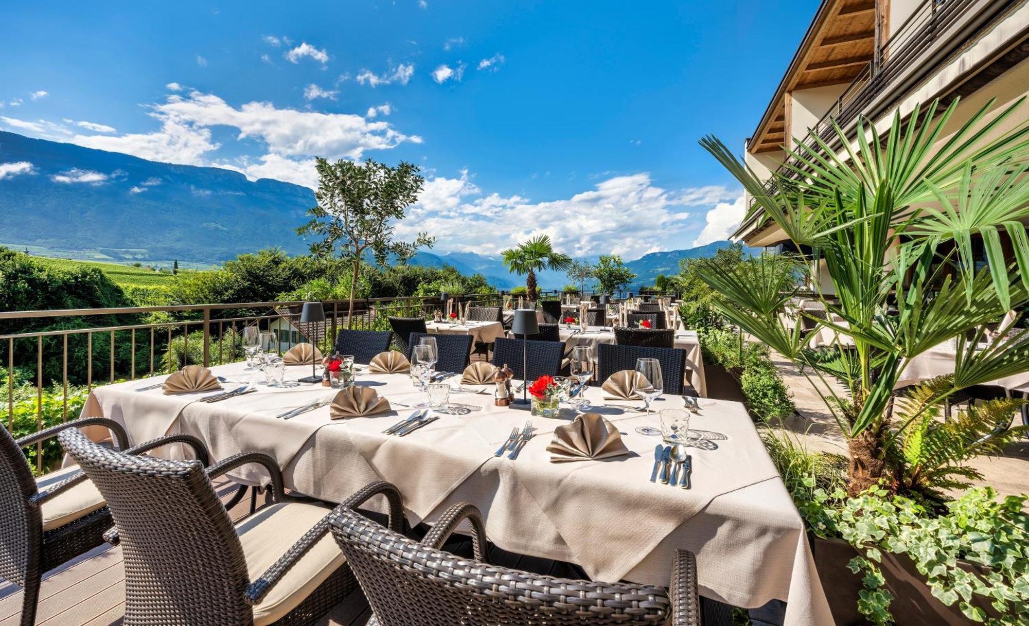 Hotel Girlanerhof Appiano Sulla Strada Del Vino Exterior photo