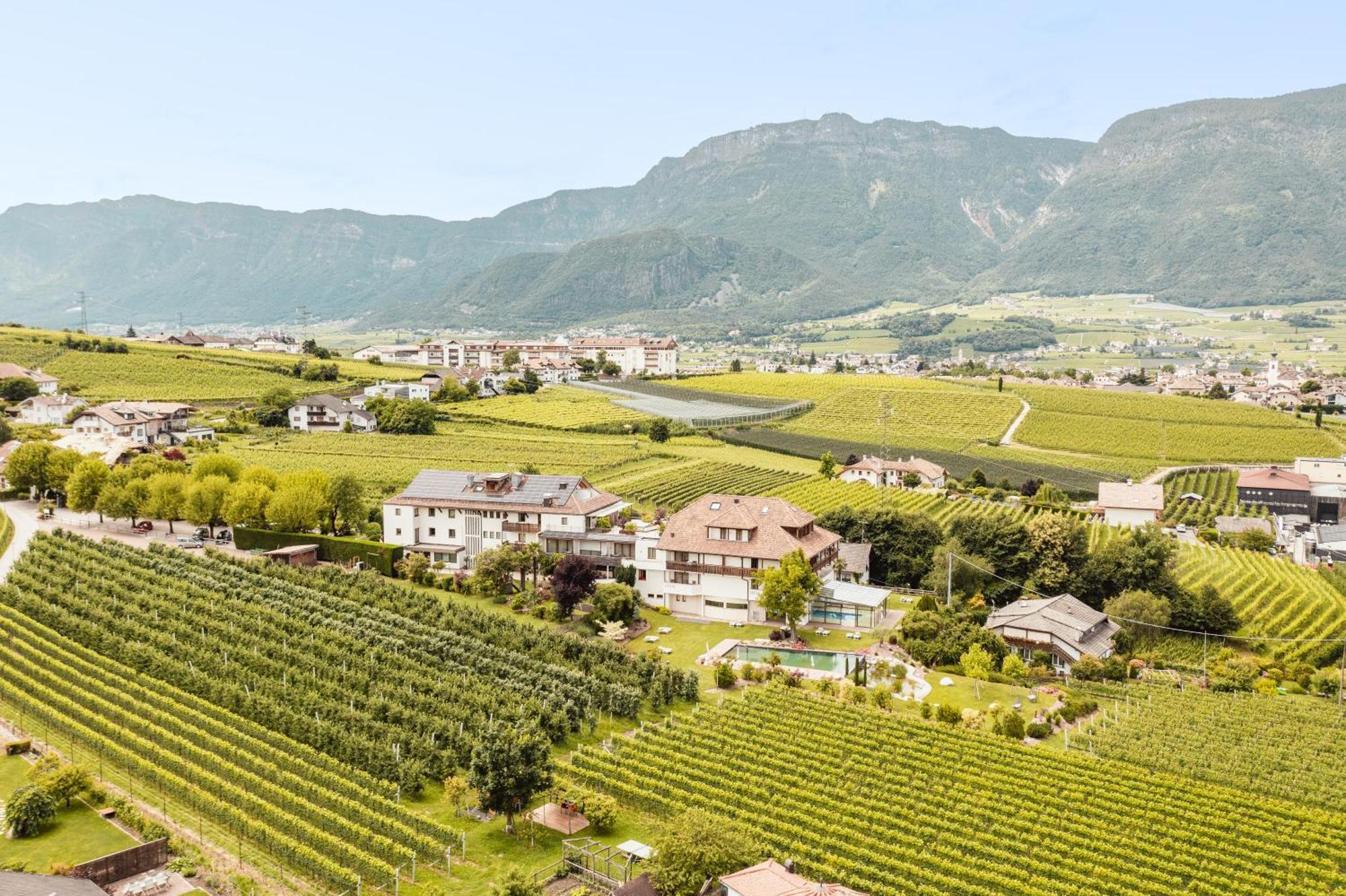 Hotel Girlanerhof Appiano Sulla Strada Del Vino Exterior photo